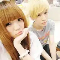  卡通情侣接吻头像帮女生暖手的男生最可爱了