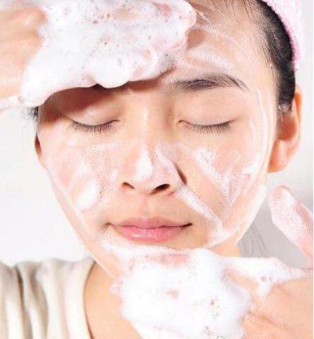  那些年你洗的脸都洗对了吗女生怎样洗脸才能把脸上的脏东西洗干净