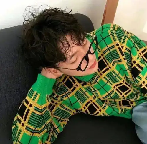 今日头像丨我沿着星河捡着你遗落在月亮旁的浪漫 今日头像丨我沿着星河捡着你遗落在月亮旁的浪漫