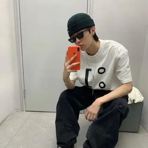 情侣头像jk男拍照姿势