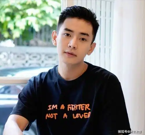 这才是25岁男生该剪的发型,造型清爽帅气,尽显轻熟气质 这才是25岁男生该剪的发型,造型清爽帅气,尽显轻熟气质