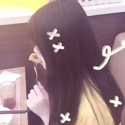  遮脸可爱小女生头像