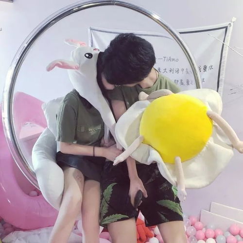 抱花情侣头像一男一女比