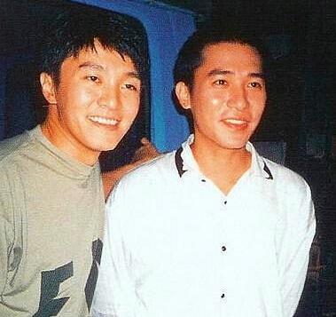  22年前,刘嘉玲曾演过周星驰的妻子,还有吻戏,梁朝伟却不生气