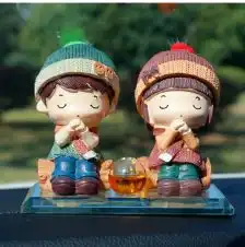  汽车摆件卡通创意车载小摆件情侣娃娃玩偶可爱公仔车内饰品