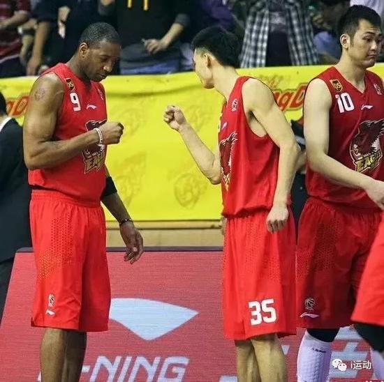  他年少成名与麦蒂成为队友22岁因伤退役