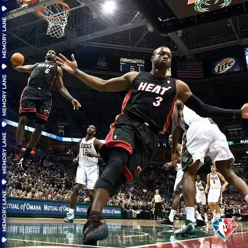  11年前的今天nba经典照片詹韦连线诞生