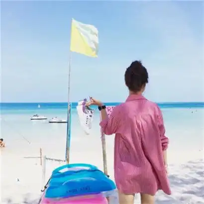  女生海边背影头像长发系列,伤感孤单的女人