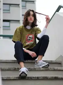 情侣头像野性点的脚上