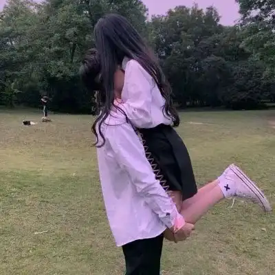 情侣头像两张配一对不明