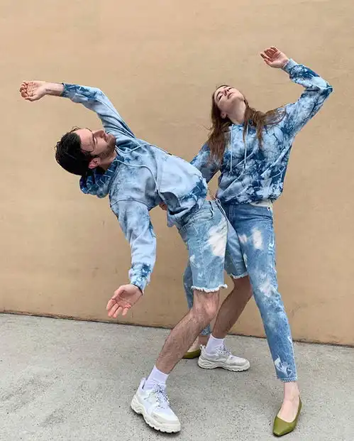 这对法国情侣穿搭造型美出圈,高段位养眼搭配,每一套都拍案叫绝 这对法国情侣穿搭造型美出圈,高段位养眼搭配,每一套都拍案叫绝