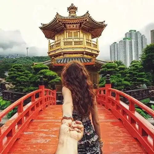 老君山红帽女情侣头像手