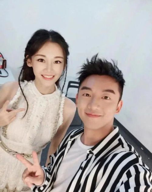  知名女星突然官宣结婚喜讯,再晚几个月就肚大如球藏不住了