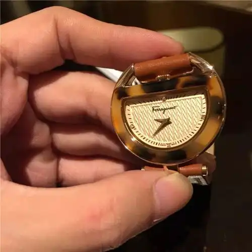 10号晚八点开拍内附两款款一传奇双十一全网毒家霸款风靡全球时尚百搭tissot情侣款男女6色完美冲击卖128 10号晚八点开拍内附两款款一传奇双十一全网毒家霸款风靡全球时尚百搭tissot情侣款男女6色完美冲击卖128