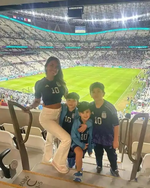  阿根廷队战胜克罗地亚,梅西获胜后首发声,梅西妻子低调助力