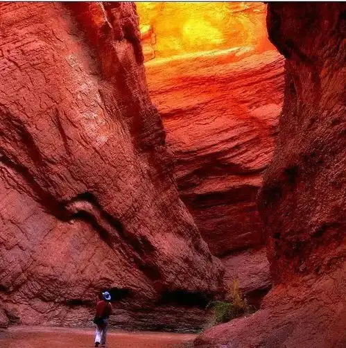 2018年火爆情侣头像库车大峡谷