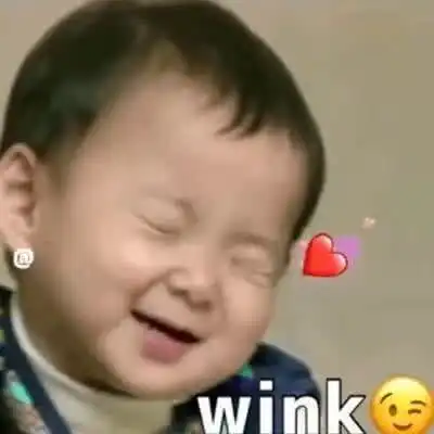情侣头像坐在车上的萌娃