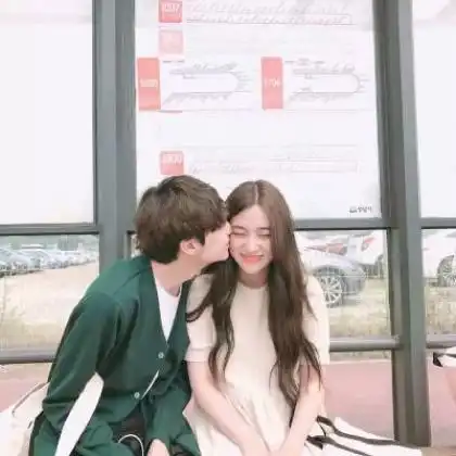  此时心里是最甜的,幸福的情侣头像送给幸福的你