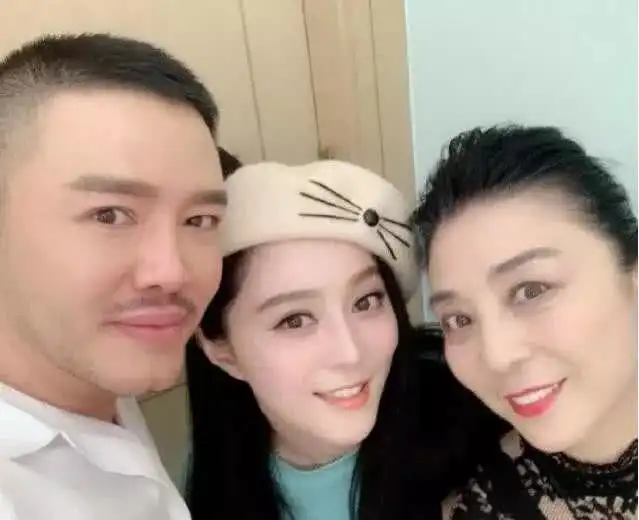  范冰冰复出无望开美容院,天价贵宾卡上达100万,明星就是有钱