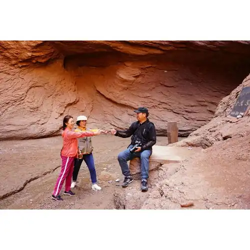 漫游新疆库车神秘大峡谷 漫游新疆库车神秘大峡谷