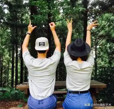 摄影技巧丨12个创意拍照姿势,分分钟变身拍照达人