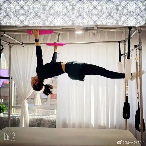  乒乓国手挑战高难度瑜伽吃喝玩乐超开心,获称赞直呼对方有品位