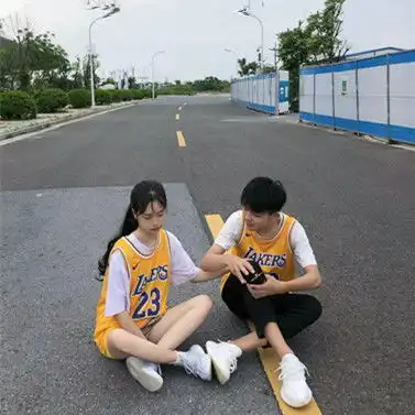  比水还干净的情侣头像从前书信远车马慢,一生只爱一个人