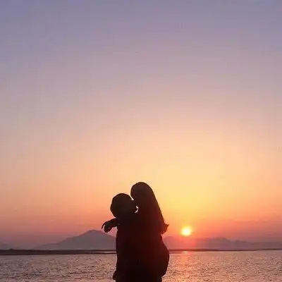  海边唯美情侣头像小清新风格