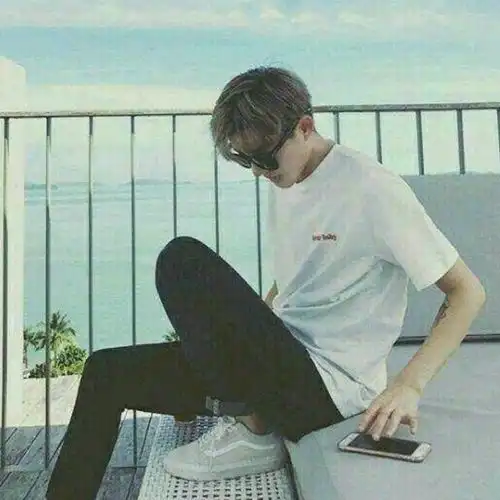 情侣头像另类小男孩