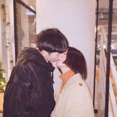 永不换的情侣头像真人版kiss