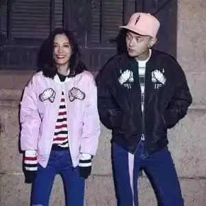  想笑就笑,想闹就闹唯美微信情侣头像