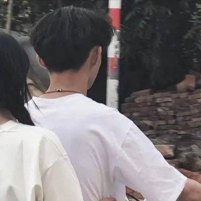  情侣头像养一生娇骨