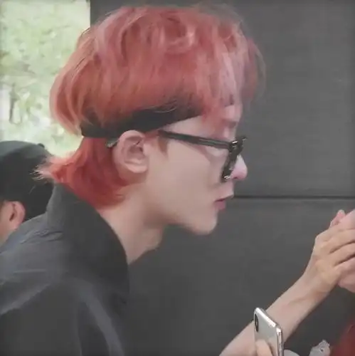 请问这个是不是情头.... 请问这个是不是情头....