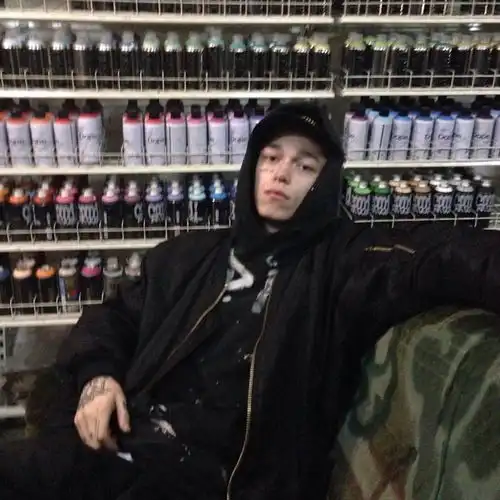 请问有什么可以拿来当微信qq头像的欧美男生头像 请问有什么可以拿来当微信qq头像的欧美男生头像