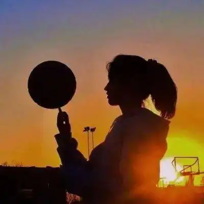 情侣头像风跑了八万里,只是因为喜欢你艾维巴蒂  情侣头像风跑了八万里,只是因为喜欢你艾维巴蒂