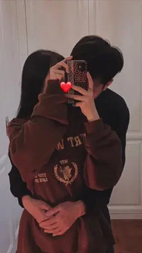  情侣不露脸对镜拍照姿势官宣照试试这样拍快艾特你的男朋友一起拍