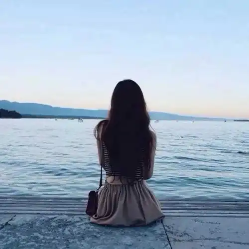 背影情侣头像真人版蜡笔