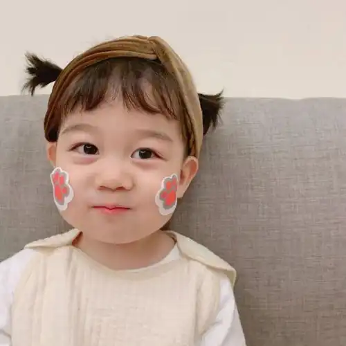  一组看一眼就很开心的萌娃表情包