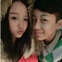  牵红线情侣头像余情未了难免庸人自扰