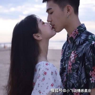 不离不弃的情侣头像对方