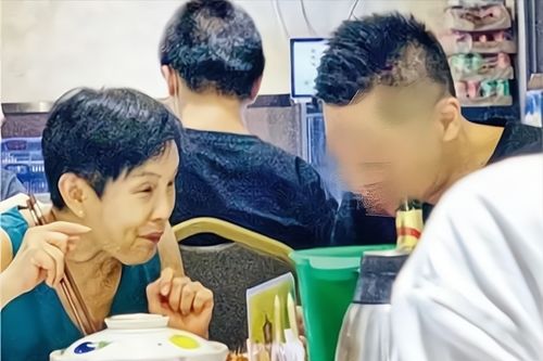  67岁演员和小鲜肉约会被拍女方曾是当红港星,与刘松仁相恋7年