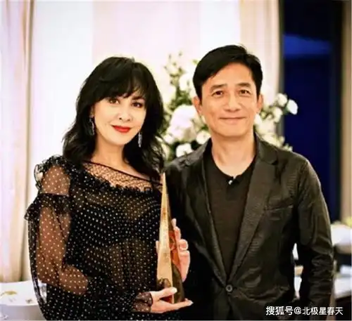 梁朝伟和张曼玉最般配,却娶了刘嘉玲,婚姻中适合比相爱更重要 梁朝伟和张曼玉最般配,却娶了刘嘉玲,婚姻中适合比相爱更重要