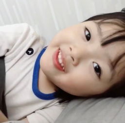  一组权律二头像点赞周末会有好事发生