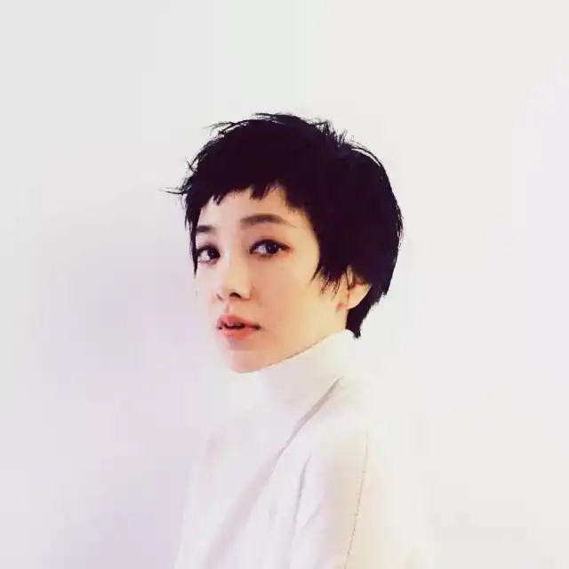 郭采洁的眉上刘海尽显呆萌范儿 郭采洁的眉上刘海尽显呆萌范儿