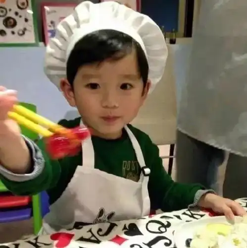 2019高清萌小孩情侣一对