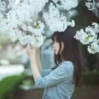  女生qq头像要带字的,好看的