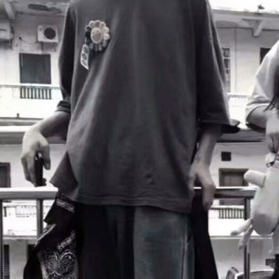  半身情侣头像不露脸一对姐就爱淑女怎么了