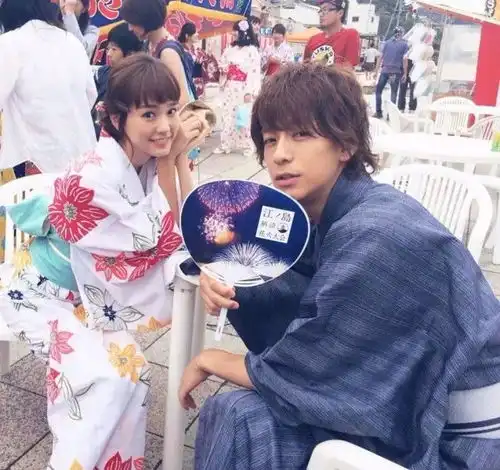  一波三折,日本娱乐圈的这对高颜值情侣终于结婚了