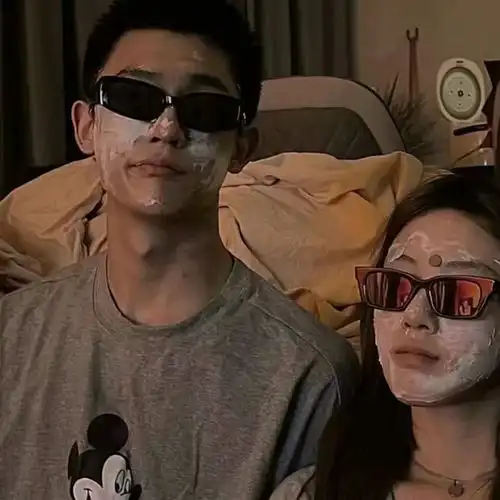  真人情侣头像呀陪我去看海吧