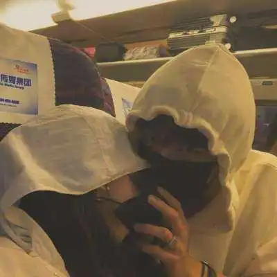  抖音超火的真人情人头像